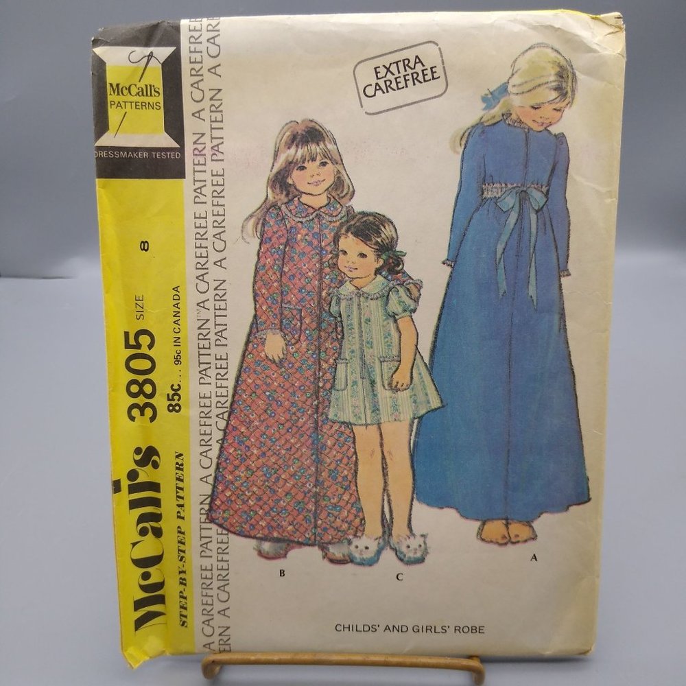 Vintage Sewing PATTERN McCalls 3805, Girls 1973 Robe, Childs Size 8